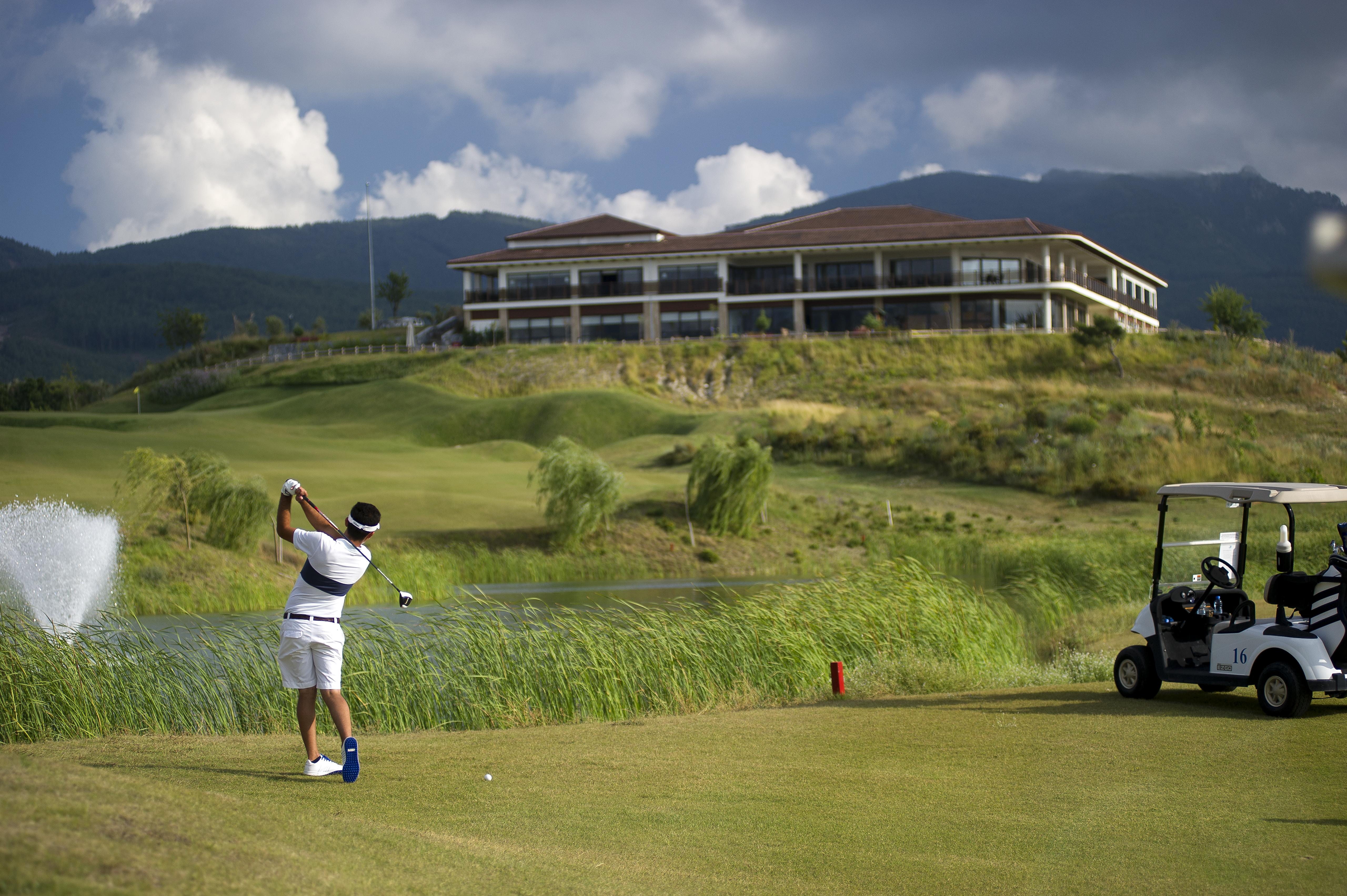 库萨达斯华美达高尔夫酒店 外观 照片 Golf course in Lima, Peru